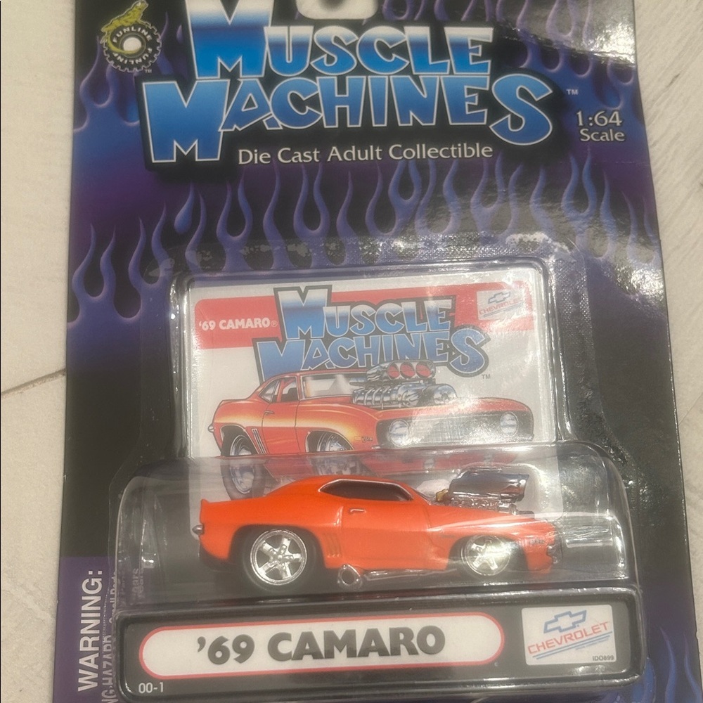 MUSCLE MACHINES 2000 1st Edition '69 Orange Chevy Camaro 00-1
